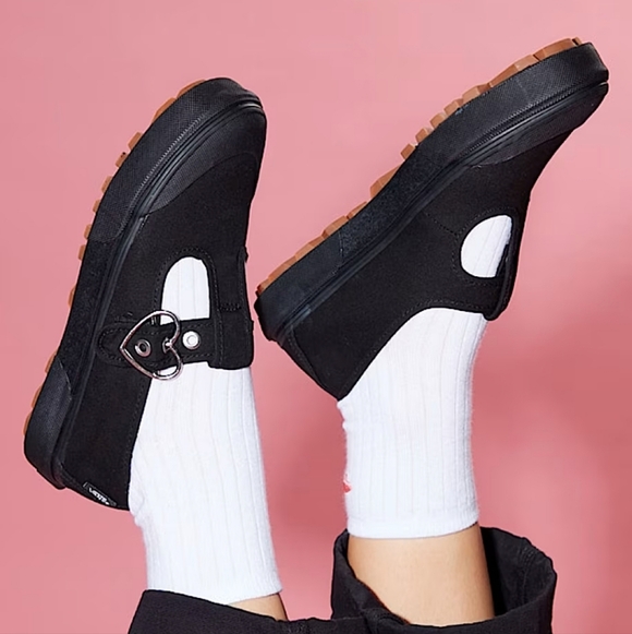 New Vans Black Mary Jane Chunky Lug Rubber Sole Heart Buckle Shoes 7 - Picture 2 of 9